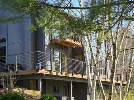 So spannen Sie Kabelgeländer für Sicherheit und Compliance