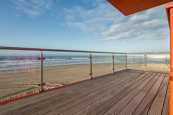 Welche Faktoren sollten vor der Installation von SS-Geländern berücksichtigt werden?