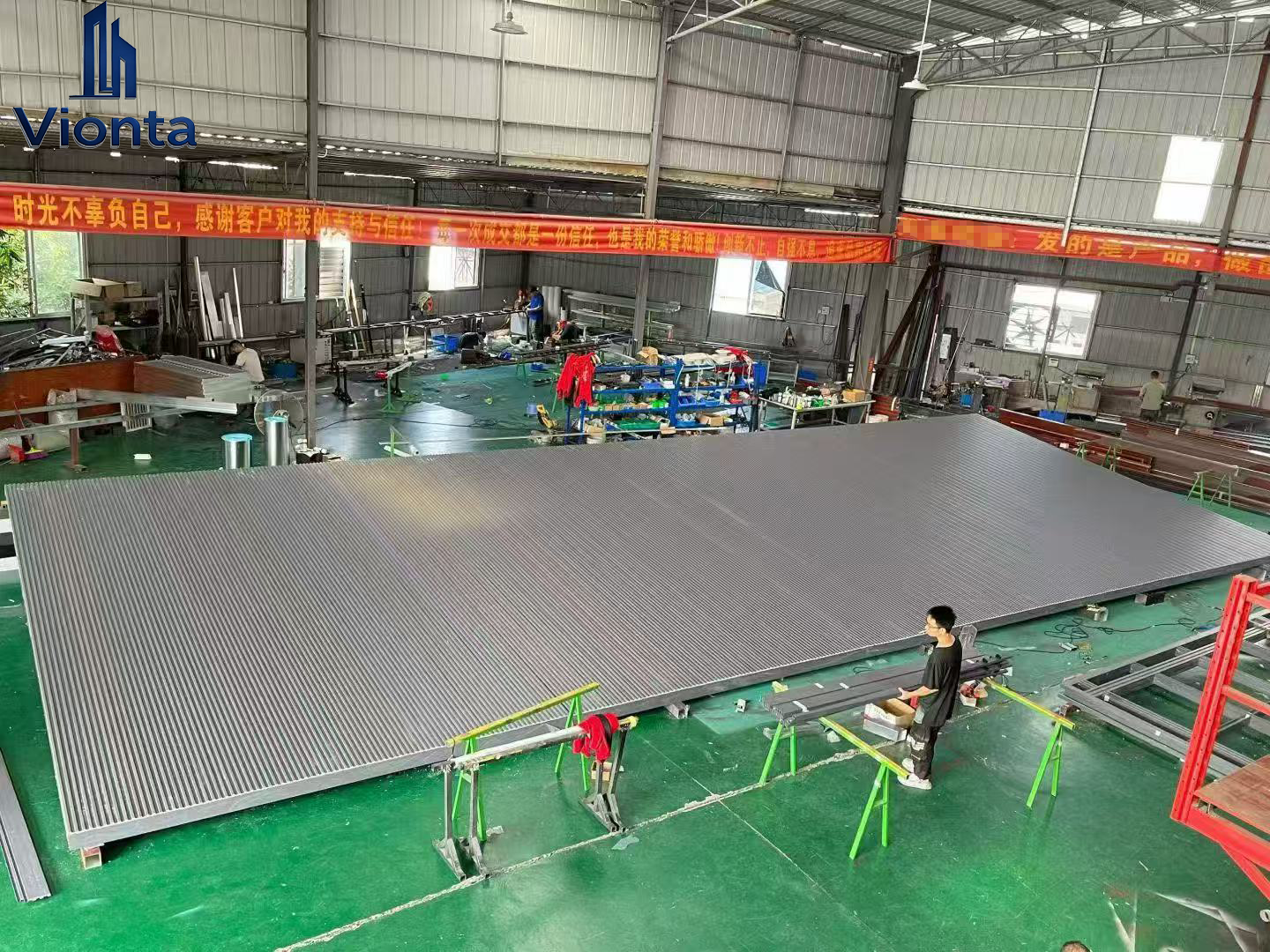 Versandaktualisierung der Pergola aus Metall und Aluminium von Vionta