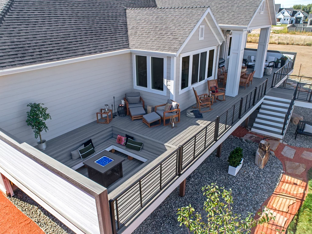 Wie reinigt und pflegt man ein Deckgeländer?