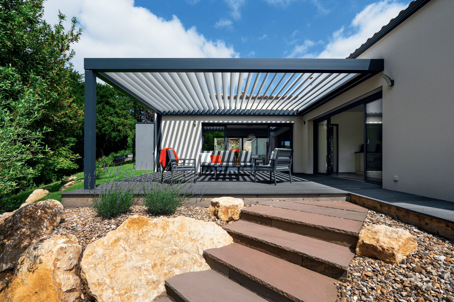 Was ist besser, eine Holzpergola oder eine Aluminiumpergola?