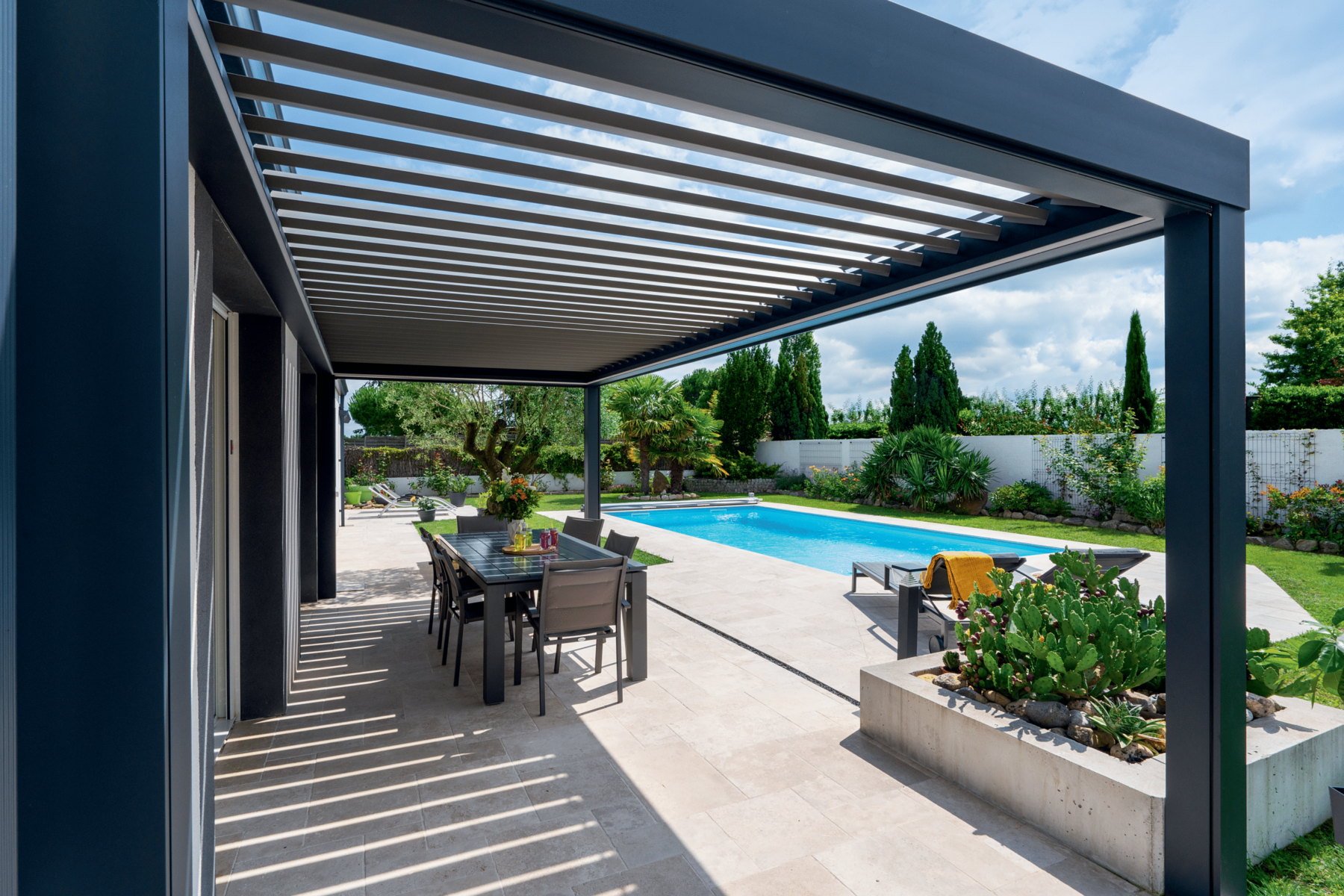 Wie wasserdicht ist eine Aluminium-Lamellenpergola bei starkem Regen und wie sollte ihre Entwässerungskapazität getestet werden? Wie wasserdicht ist eine Aluminium-Lamellenpergola bei starkem Regen und wie sollte ihre Entwässerungskapazität getestet werden?